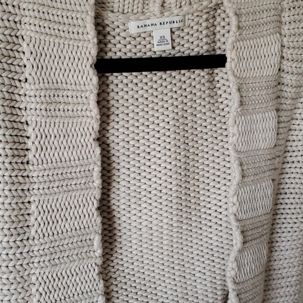 Banana Republic Crop Sweater - Picture 5 of 5